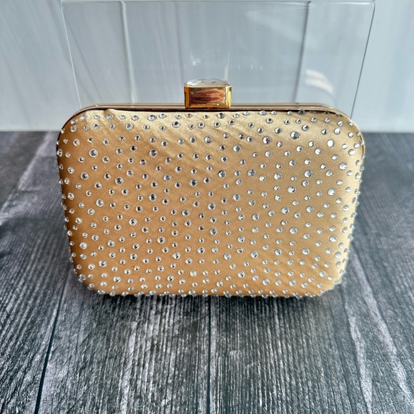Vintage look Gold clutch with Clear Crystal Embellishments - Picture 3 of 5